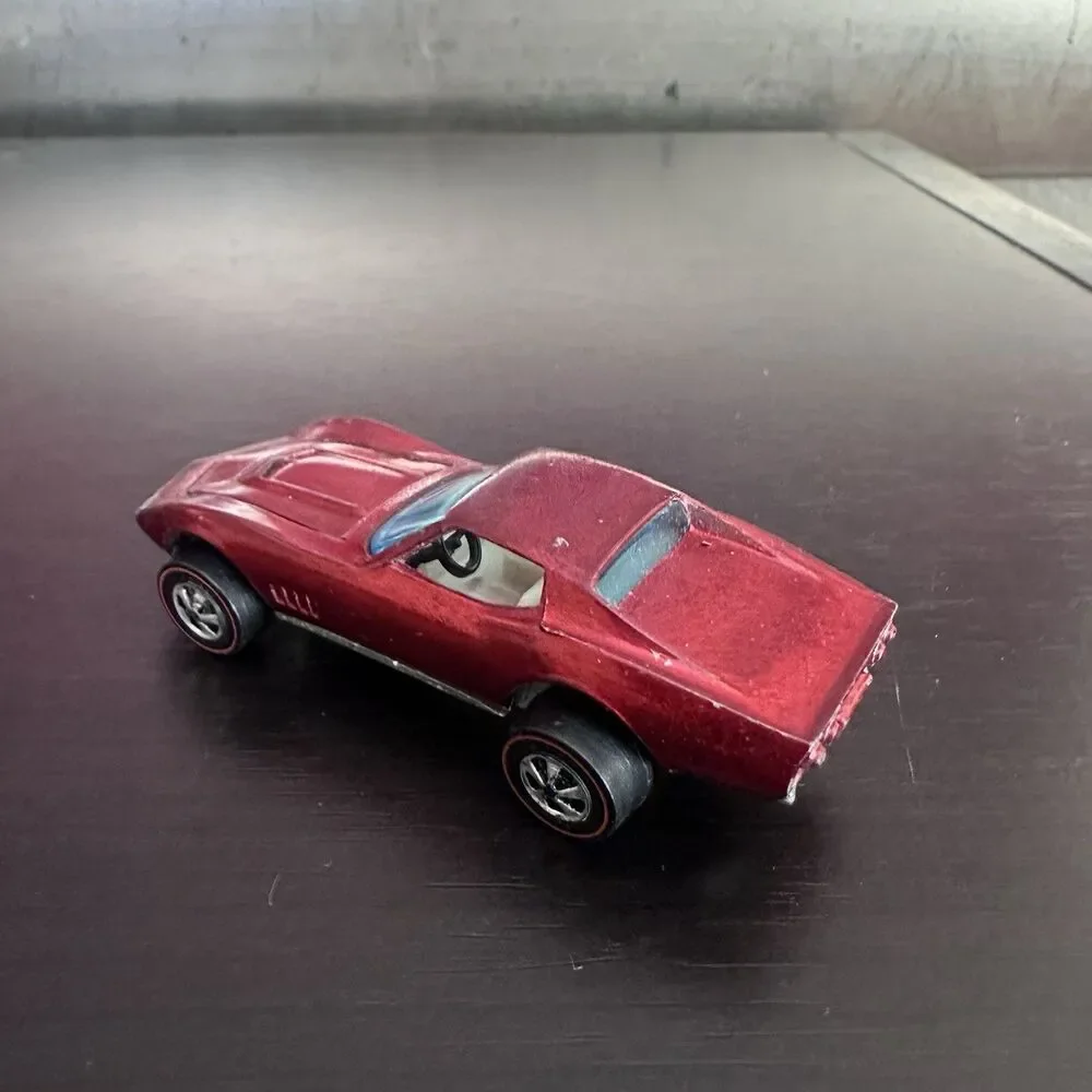 Hot Wheels Redline CUSTOM CORVETTE Red US White Interior Very Nice !!